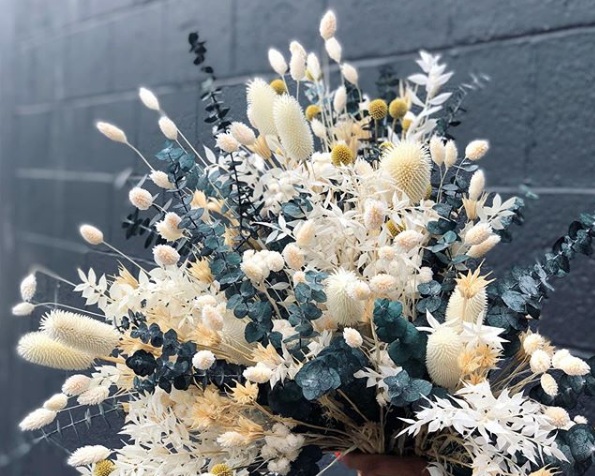 dried flower bouquets